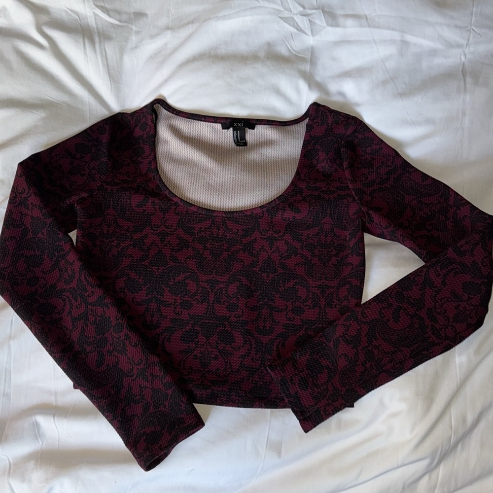XXI Forever 21 Elegant Black and Red/ Burgundy Waffle Textured Crop Top NWOT - Picture 12 of 14